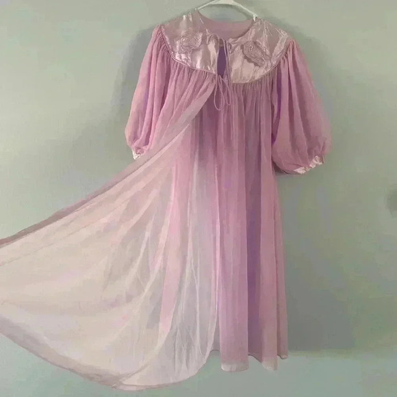 Vintage 1950s Sheer Pink Robe/Cape Chiffon Mid Length Ballon Sleeves Size Medium - Picture 5 of 10